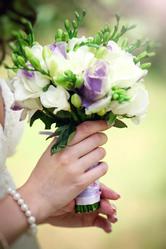 Весільні букети,  весільна арка,  оформлення весілля квітами та тканиною